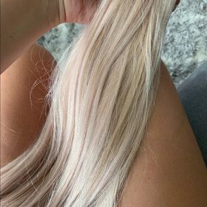 Zala hair extensions in Beachy blonde